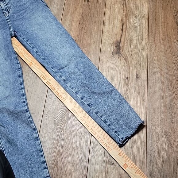 We The Free Jeans Womens 29 Blue Denim Distressed Skinny Straight Pants … - Picture 3 of 8